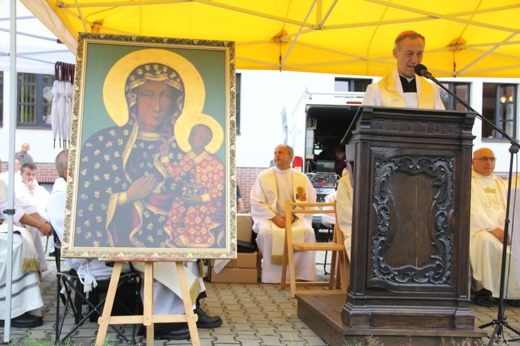 Msza św. w Miechowie i adoracja w Charsznicy (część A)