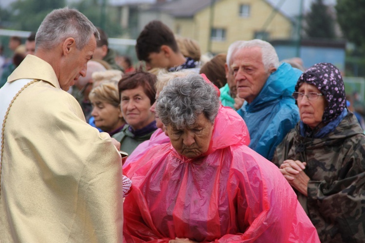 Msza św. i adoracja w Charsznicy (część B)