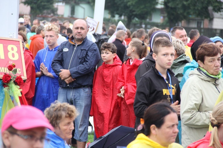 Msza św. i adoracja w Charsznicy (część B)