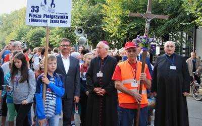 Głowieńscy pielgrzymi po raz 33. wędrują do Częstochowy.