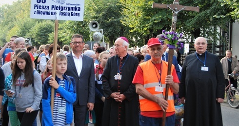 Głowieńscy pielgrzymi po raz 33. wędrują do Częstochowy.