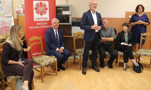 Marszałek Senatu Stanisław Karczewski podczas spotkania z dziećmi z Żytomierza i Kijowa oraz ich opiekunami.
