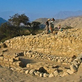 Polscy archeolodzy odkryli olbrzymi kompleks ceremonialny Inków