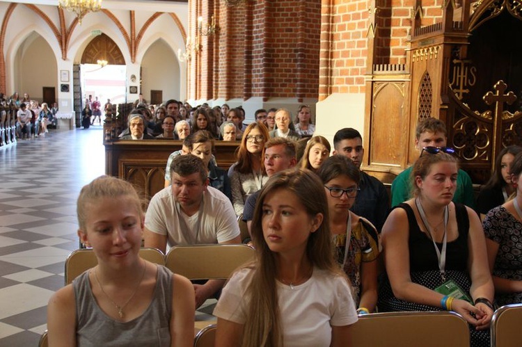 Msza św. z abp. Stanisławem Budzikiem w czasie SMAL