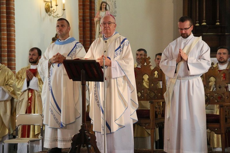 Msza św. z abp. Stanisławem Budzikiem w czasie SMAL