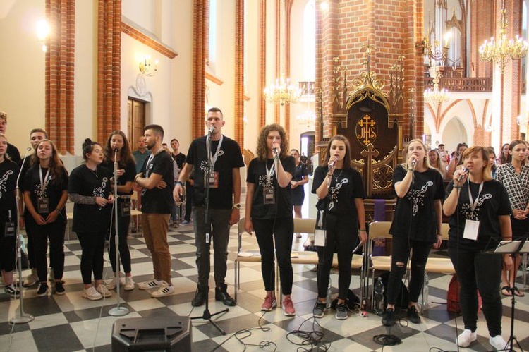 Msza św. z abp. Stanisławem Budzikiem w czasie SMAL