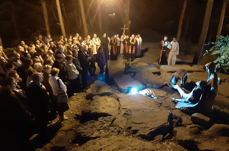 Pasierbiec. Wprowadzenie relikwii misjonarzy męczenników