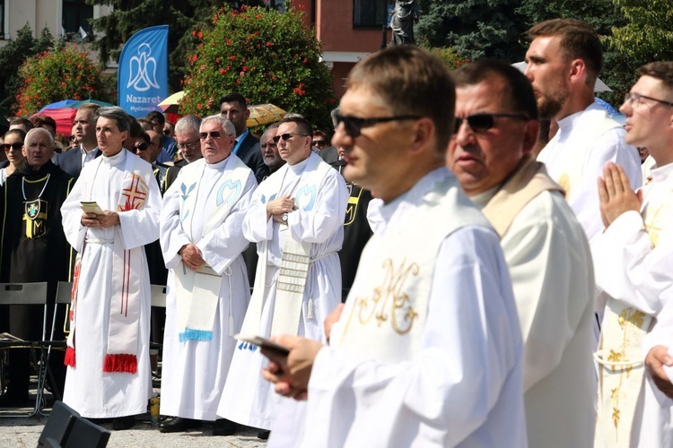 Jubileuszowa Msza św. na rynku w Myślenicach