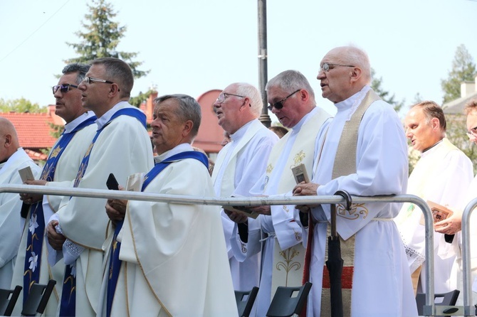 Jubileuszowa Msza św. na rynku w Myślenicach