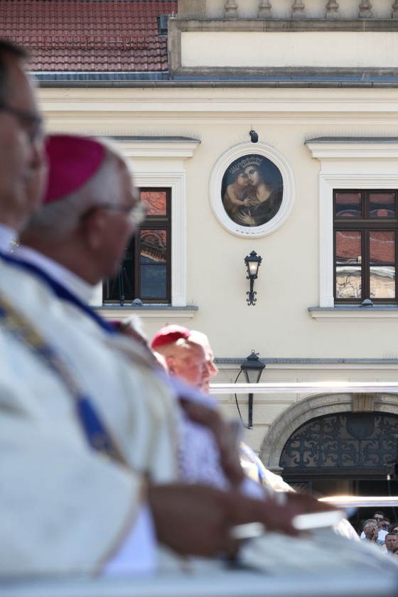 Jubileuszowa Msza św. na rynku w Myślenicach