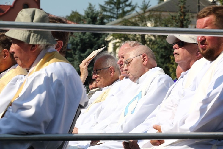 Jubileuszowa Msza św. na rynku w Myślenicach