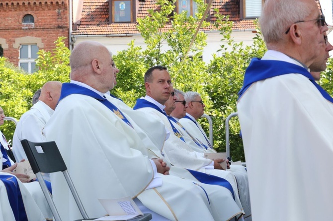 Jubileuszowa Msza św. na rynku w Myślenicach