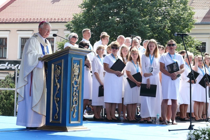 Jubileuszowa Msza św. na rynku w Myślenicach