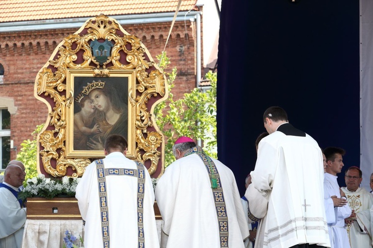 Jubileuszowa Msza św. na rynku w Myślenicach