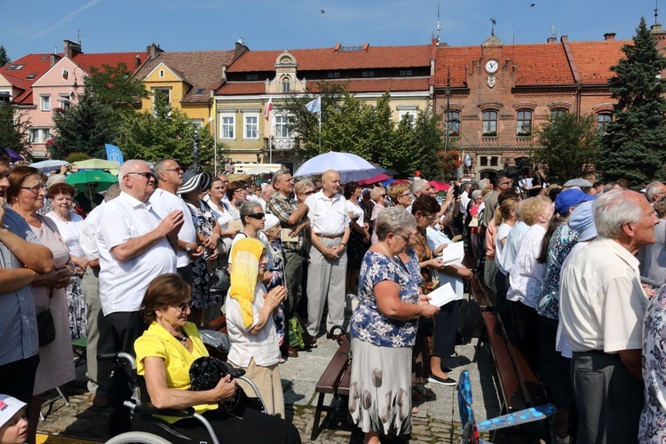 Jubileuszowa Msza św. na rynku w Myślenicach