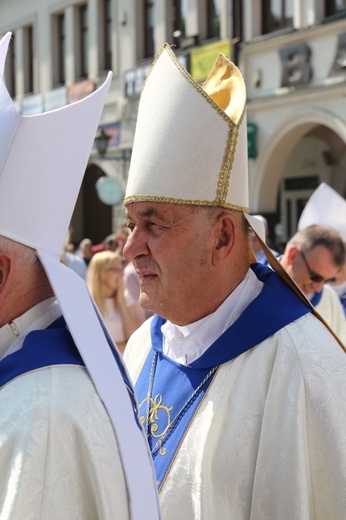 Jubileuszowa Msza św. na rynku w Myślenicach