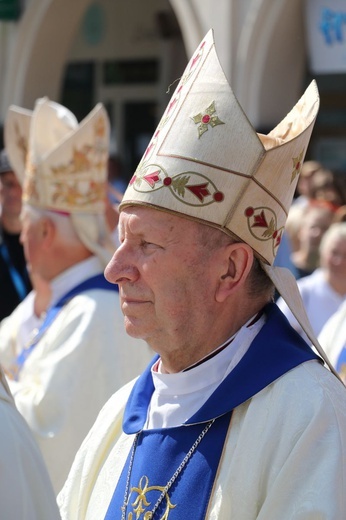 Jubileuszowa Msza św. na rynku w Myślenicach