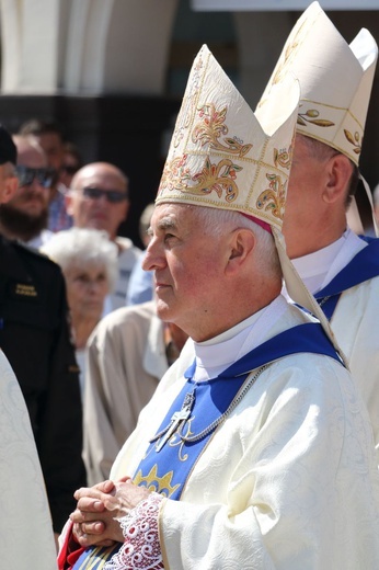 Jubileuszowa Msza św. na rynku w Myślenicach