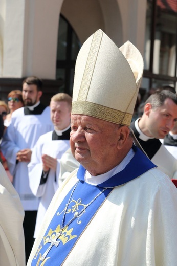 Jubileuszowa Msza św. na rynku w Myślenicach