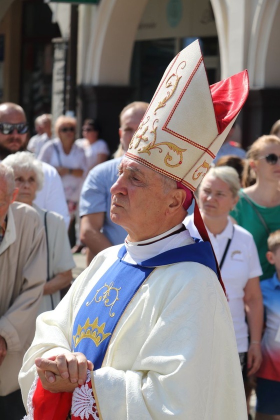 Jubileuszowa Msza św. na rynku w Myślenicach