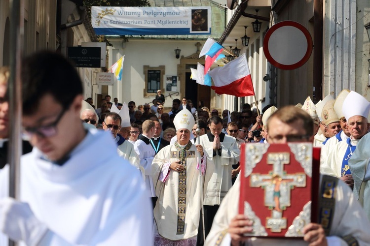 Jubileuszowa Msza św. na rynku w Myślenicach