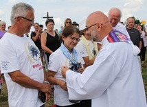 Bernadeta i Stefan Targoszowie oraz o. Bogdan Kocańda OFMConv - koordynatorzy Ewangelizacji w Beskidach.