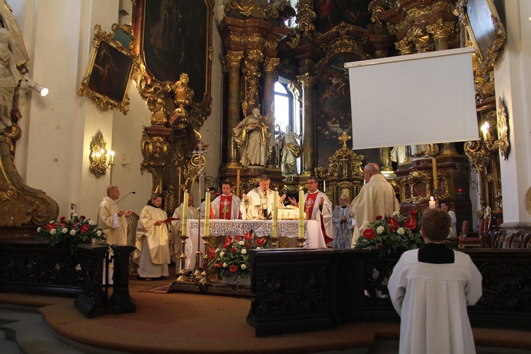 800. rocznica konsekracji trzebnickiej świątyni