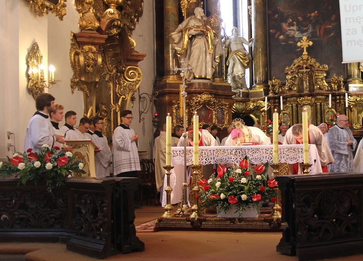 800. rocznica konsekracji trzebnickiej świątyni