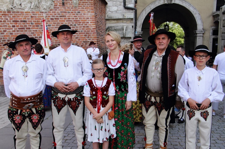 Msza św. na Wawelu i przemarsz z okazji 100-lecia Związku Podhalan