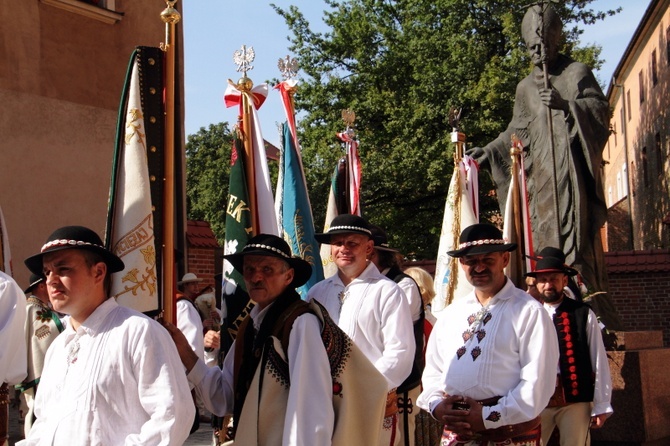 Msza św. na Wawelu i przemarsz z okazji 100-lecia Związku Podhalan