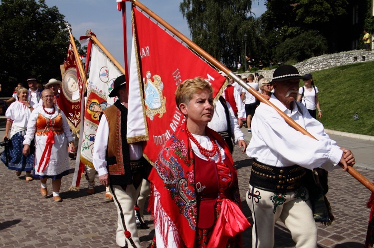 Msza św. na Wawelu i przemarsz z okazji 100-lecia Związku Podhalan