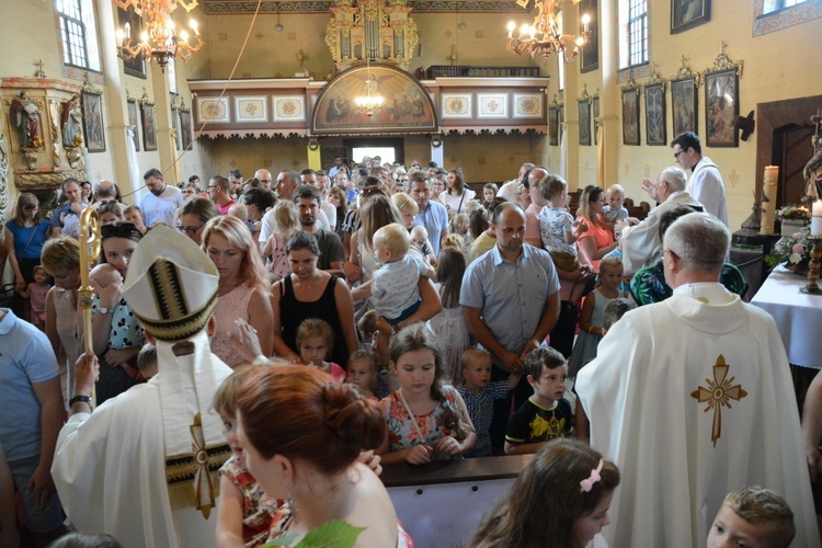 Dzieci u św. Rocha w Dobrzeniu Wielkim