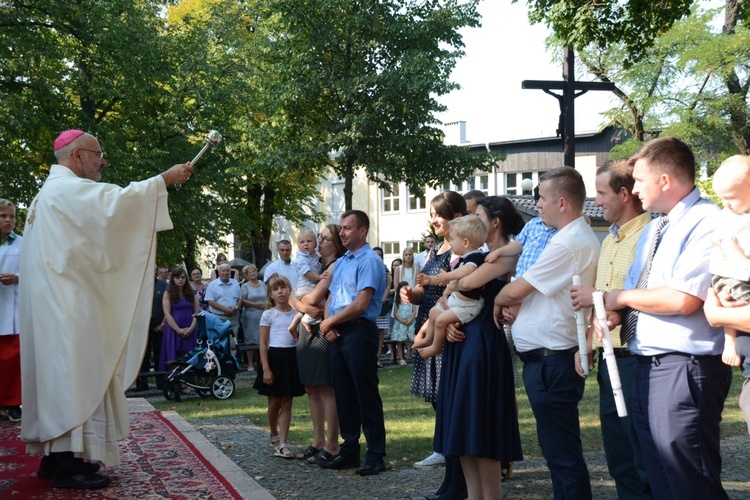 Dzieci u św. Rocha w Dobrzeniu Wielkim