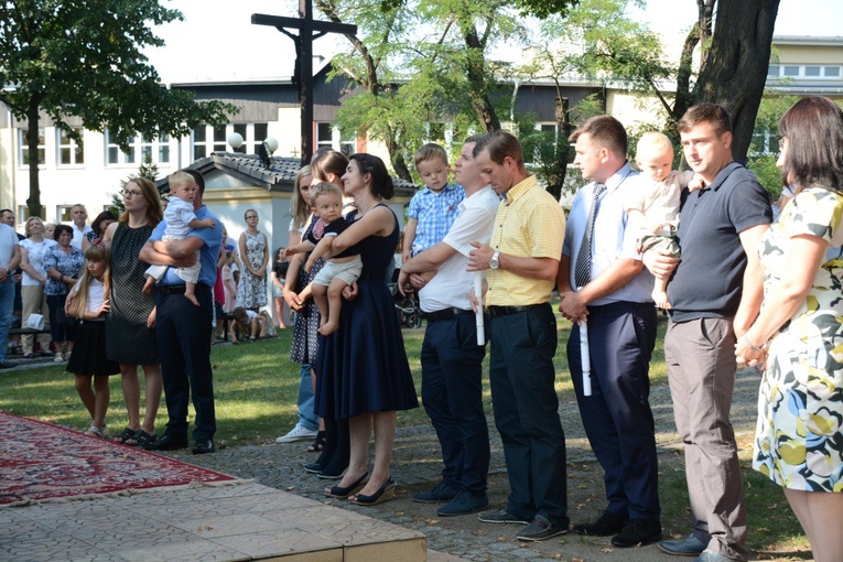 Dzieci u św. Rocha w Dobrzeniu Wielkim