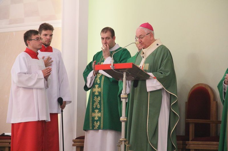 Wprowadzenie nowego proboszcza w parafii Matki Bożej Różańcowej w Lublinie.