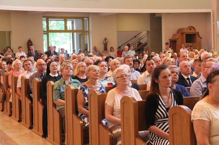 Wprowadzenie nowego proboszcza w parafii Matki Bożej Różańcowej w Lublinie.