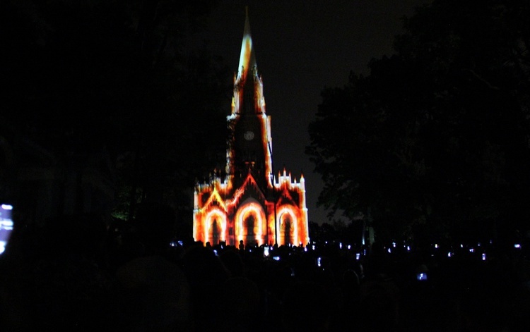 Mapping na kościele kalwaryjskim w Piekarach