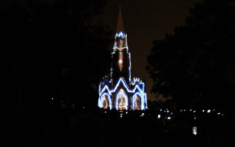 Mapping na kościele kalwaryjskim w Piekarach