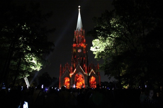 Mapping na kościele kalwaryjskim w Piekarach