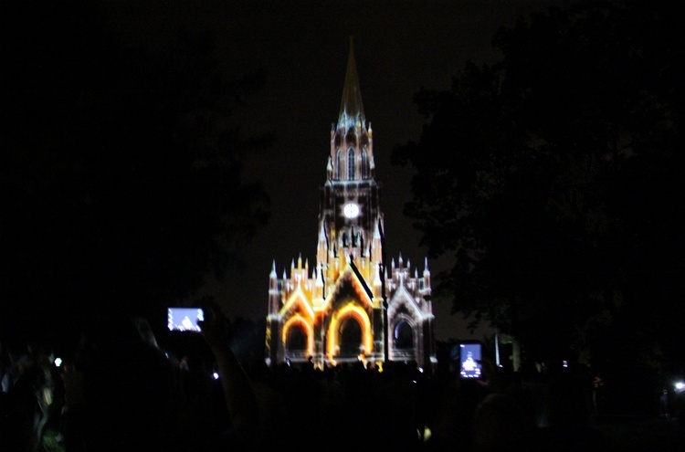 Mapping na kościele kalwaryjskim w Piekarach