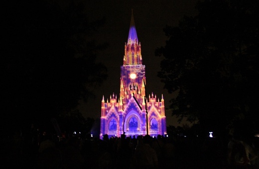 Mapping na kościele kalwaryjskim w Piekarach