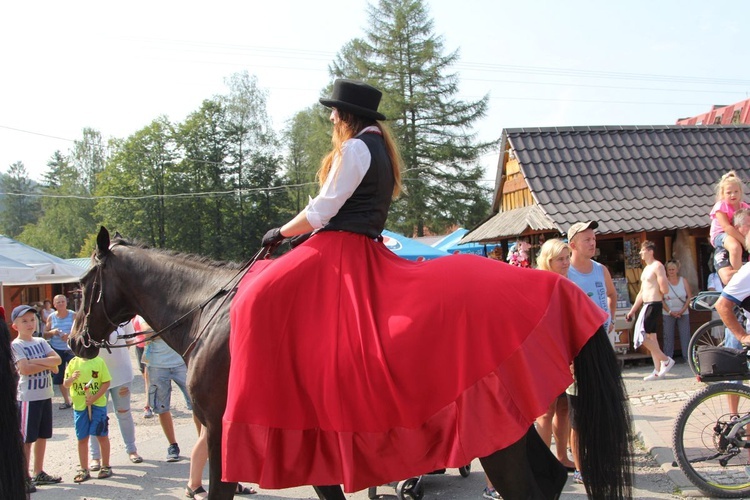 30. Jubileuszowe Dożynki Ekumeniczne w Brennej 2019 - korowód