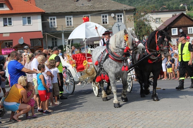 30. Jubileuszowe Dożynki Ekumeniczne w Brennej 2019 - korowód