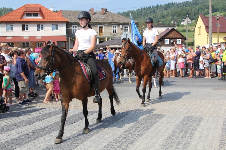 30. Jubileuszowe Dożynki Ekumeniczne w Brennej 2019 - korowód