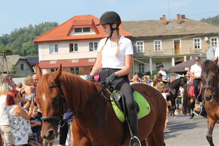 30. Jubileuszowe Dożynki Ekumeniczne w Brennej 2019 - korowód