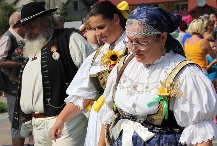 30. Jubileuszowe Dożynki Ekumeniczne w Brennej 2019 - korowód