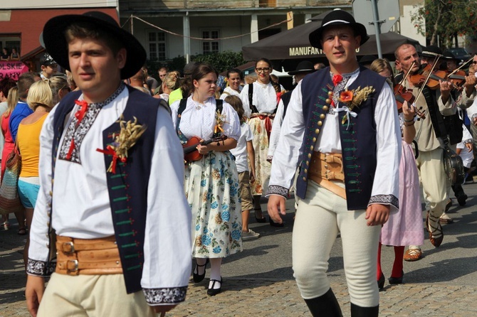 30. Jubileuszowe Dożynki Ekumeniczne w Brennej 2019 - korowód