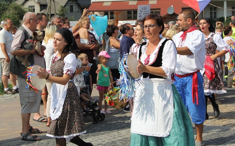 30. Jubileuszowe Dożynki Ekumeniczne w Brennej 2019 - korowód