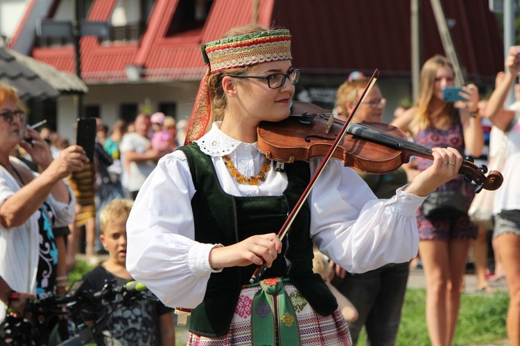 30. Jubileuszowe Dożynki Ekumeniczne w Brennej 2019 - korowód