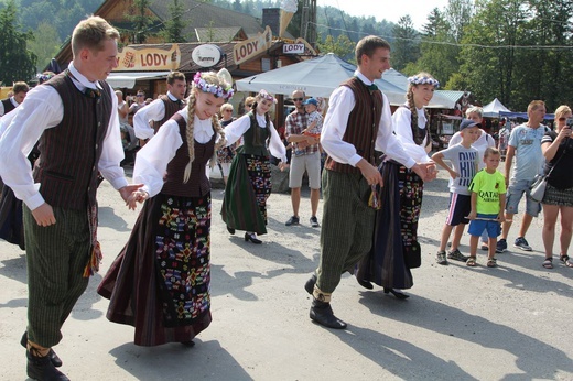 30. Jubileuszowe Dożynki Ekumeniczne w Brennej 2019 - korowód